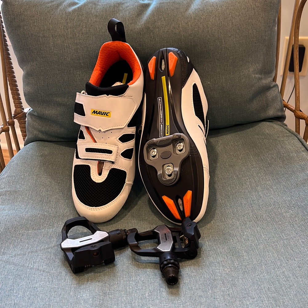 Mavic cycling shoes and Look pedals